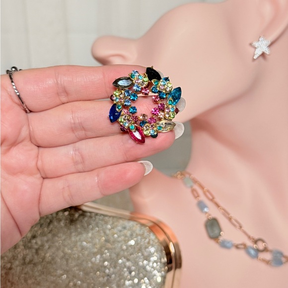 ⚜️ Multicolor Crystal Floral Brooch - Picture 2 of 6